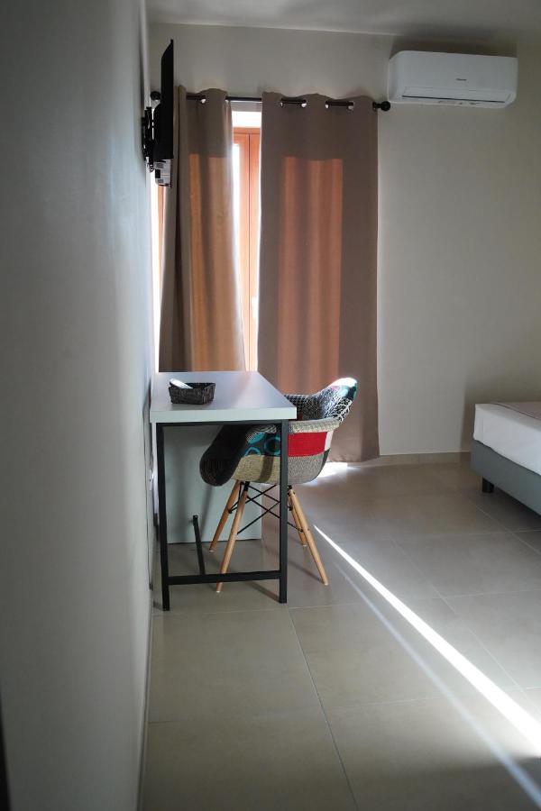 Rosy'S Rooms Patrica Extérieur photo
